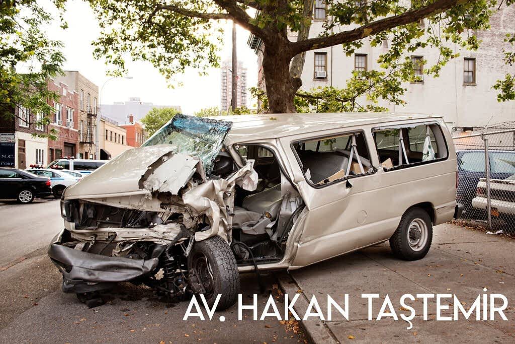Ölümlü Trafik Kazası Cezaları - Hukuki Bilgiler - Avukat Hakan Taştemir